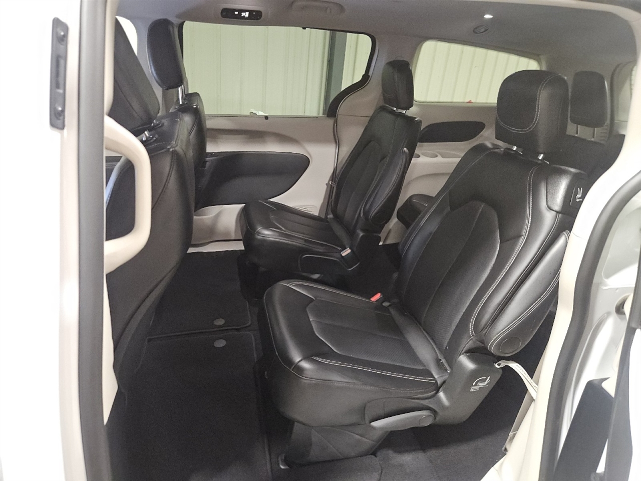 Chrysler Pacifica Touring L 2024