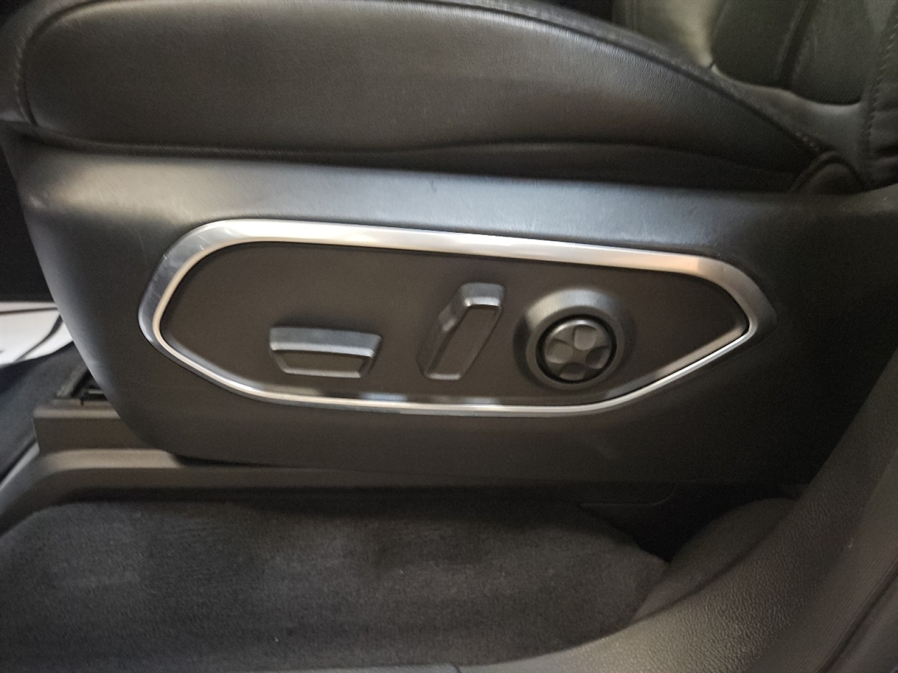 Jeep Wagoneer Series III 4WD 2024