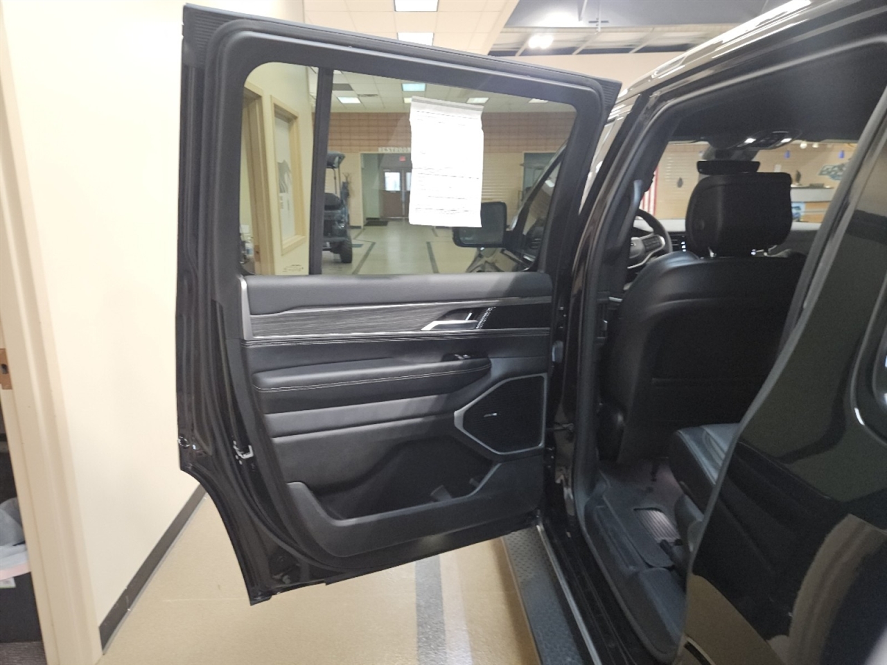 Jeep Wagoneer Series III 4WD 2024