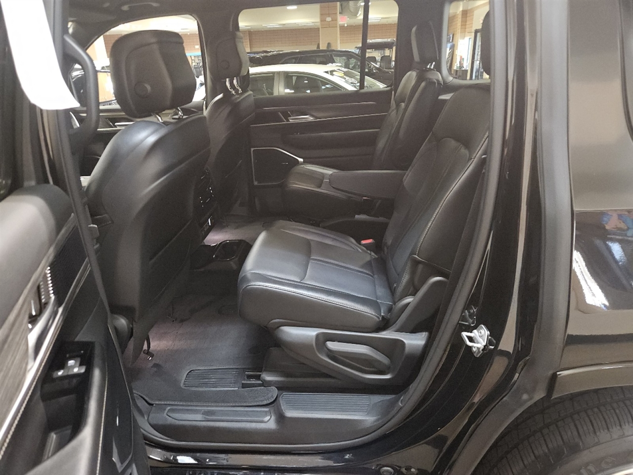 Jeep Wagoneer Series III 4WD 2024