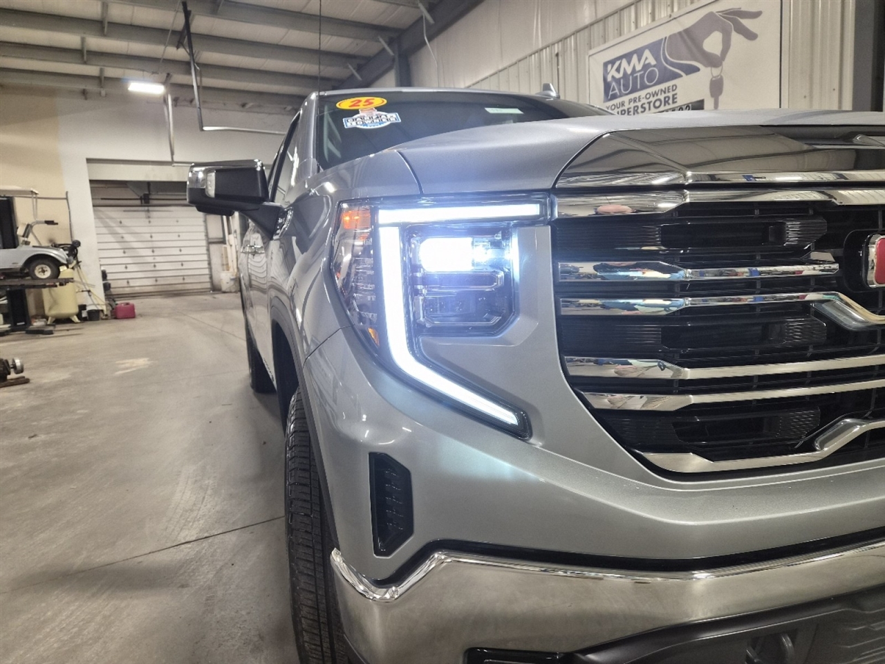 GMC Sierra 1500 SLT Crew Cab 4WD 2025