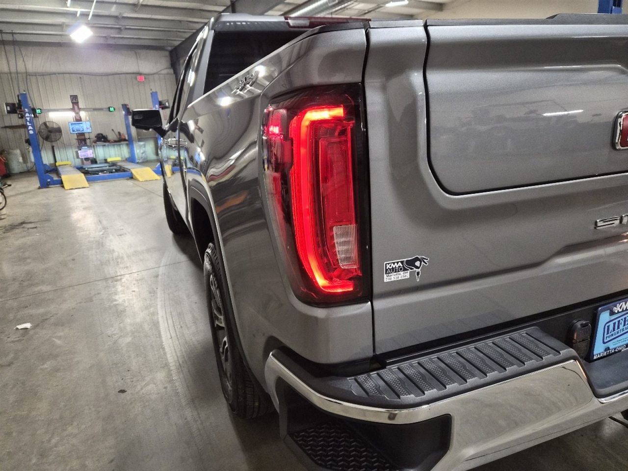 GMC Sierra 1500 SLT Crew Cab 4WD 2025