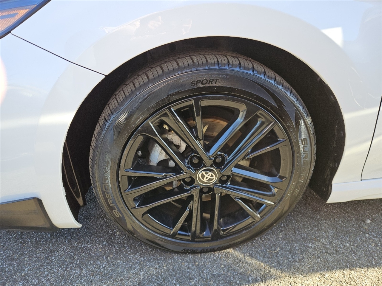 Toyota Camry Hybrid XLE 2025