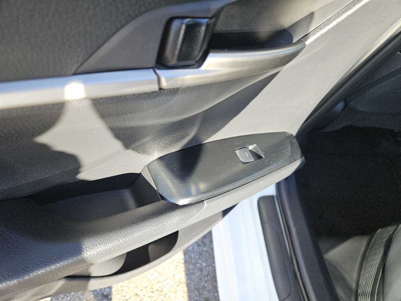 Toyota Camry Hybrid XLE 2025