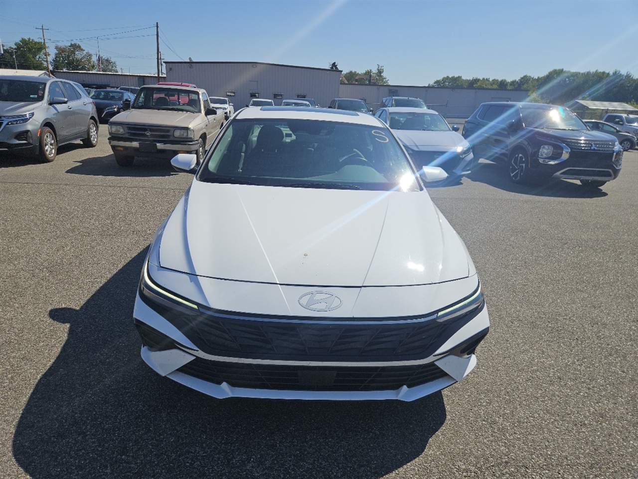 2025 Hyundai Elantra SEL's photo