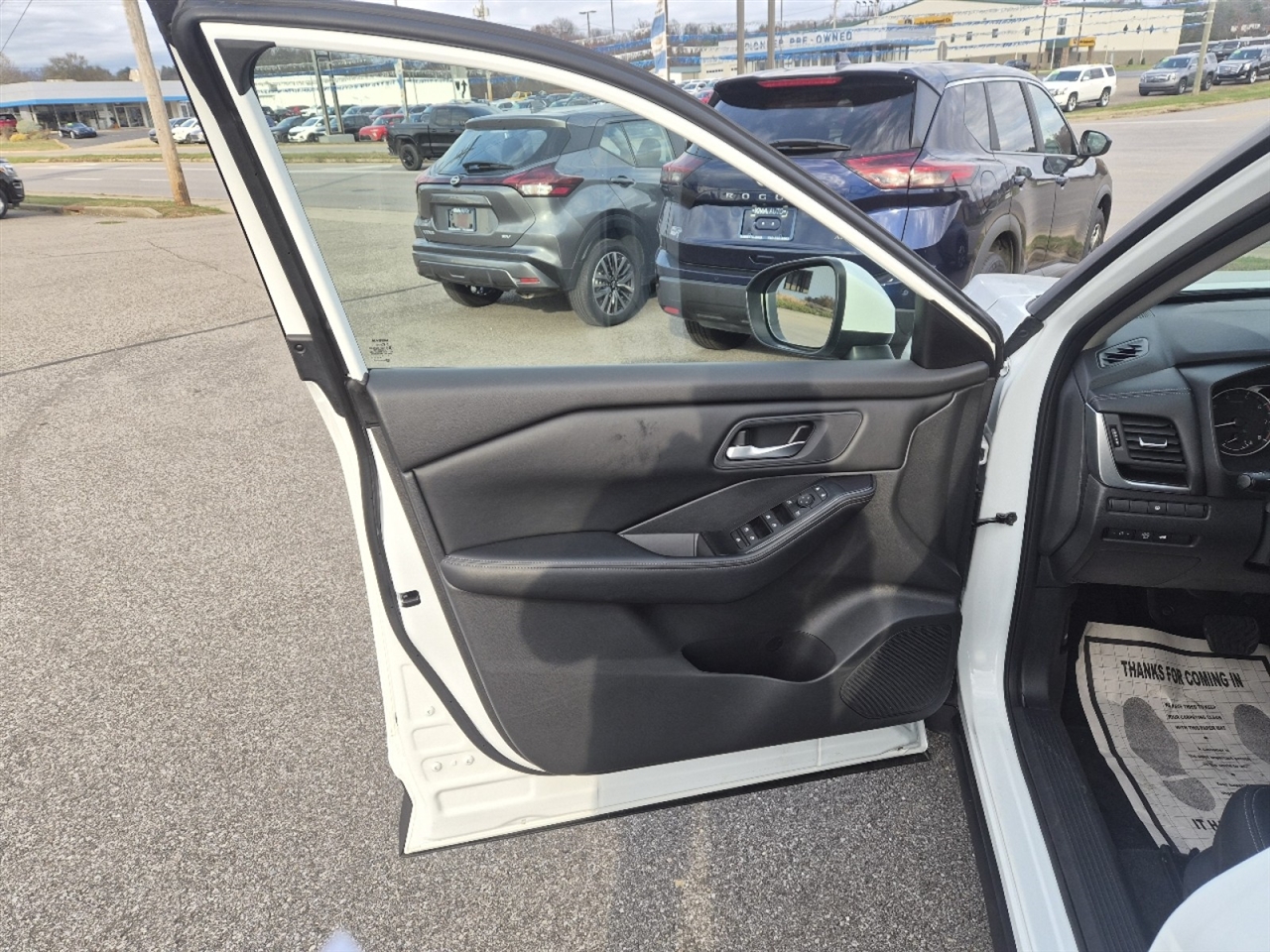 Nissan Rogue SV AWD 2025