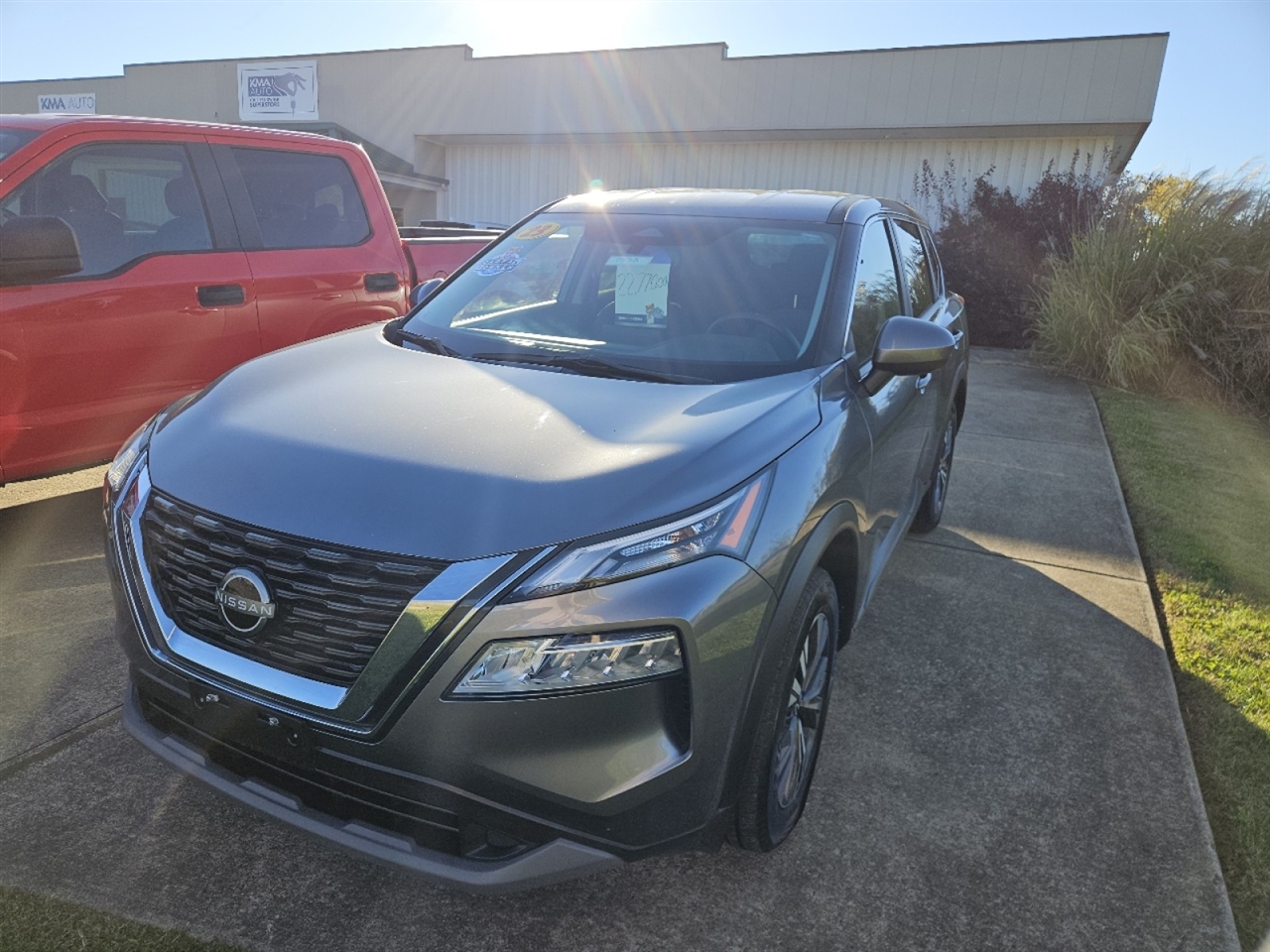 2023 Nissan Rogue SV's photo