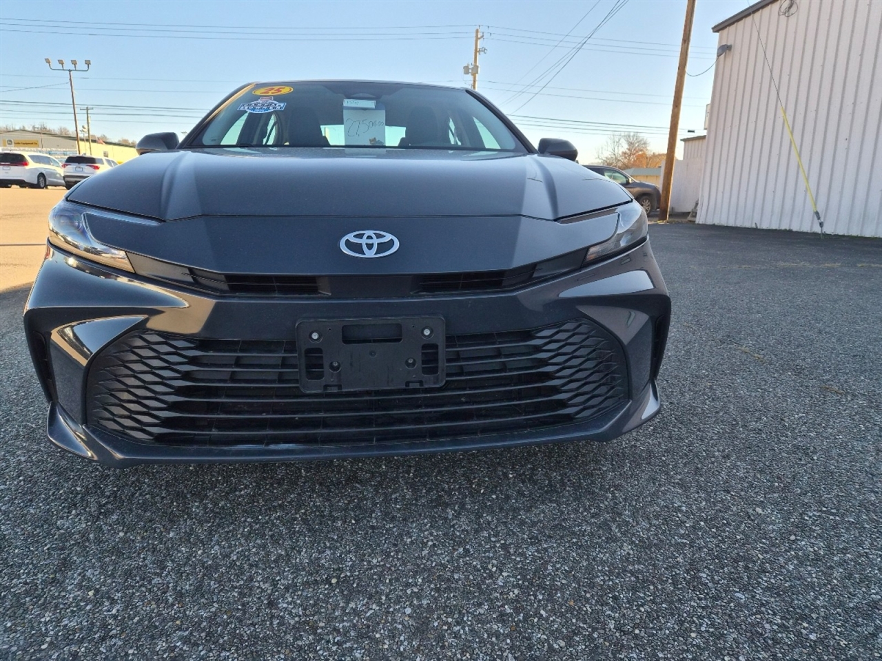 Toyota Camry Hybrid XLE 2025