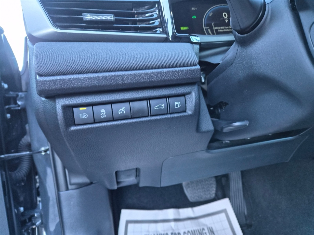 Toyota Camry Hybrid XLE 2025