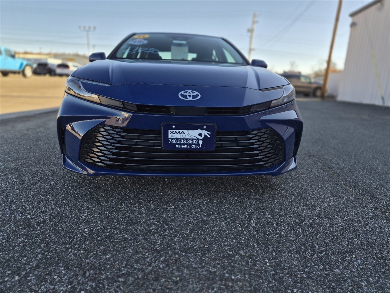 Toyota Camry Hybrid XLE 2025