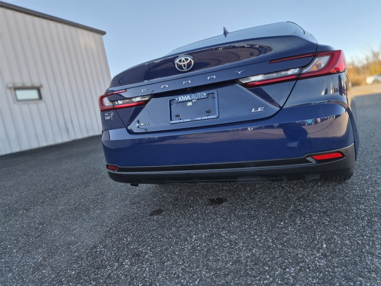 Toyota Camry Hybrid XLE 2025