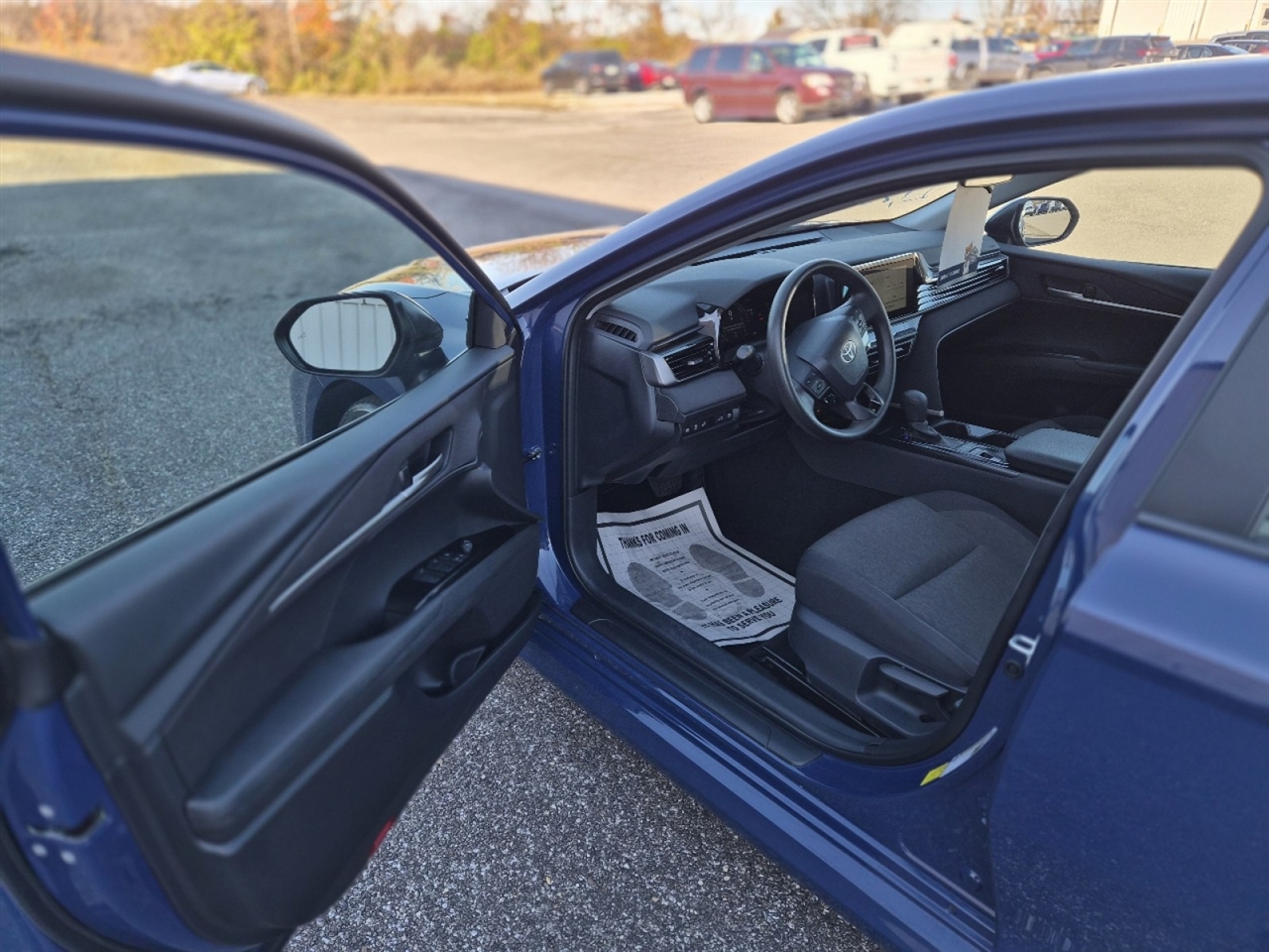 Toyota Camry Hybrid XLE 2025