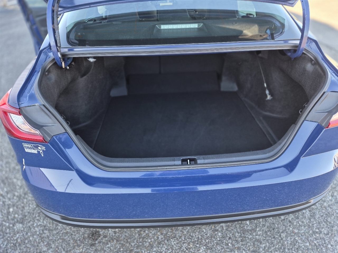 Toyota Camry Hybrid XLE 2025