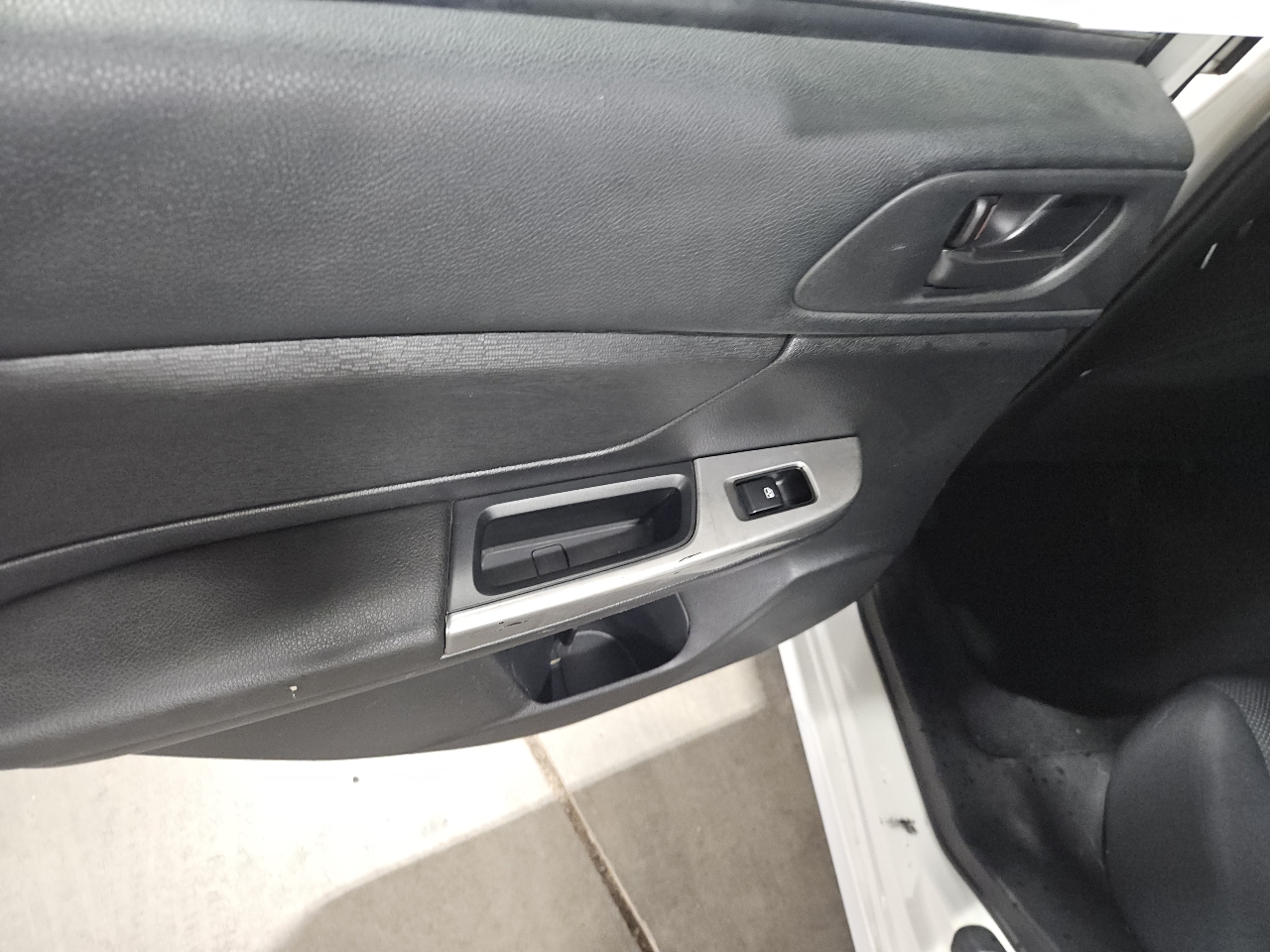 Subaru Impreza 2.0i PZEV CVT 4-Door 2015 Subaru Impreza 2.0i PZEV CVT 4-Door 2015