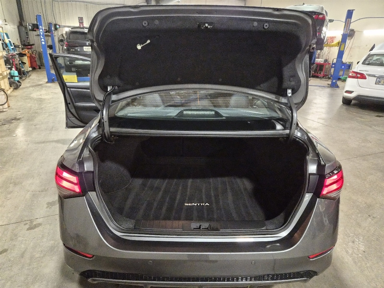 Nissan Sentra SV 2023