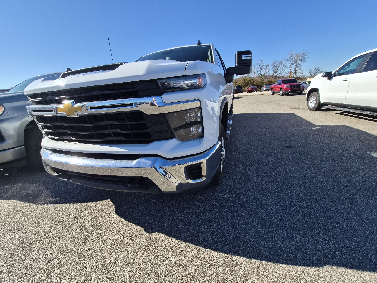 2024 Chevrolet Silverado 2500HD LT photo 2
