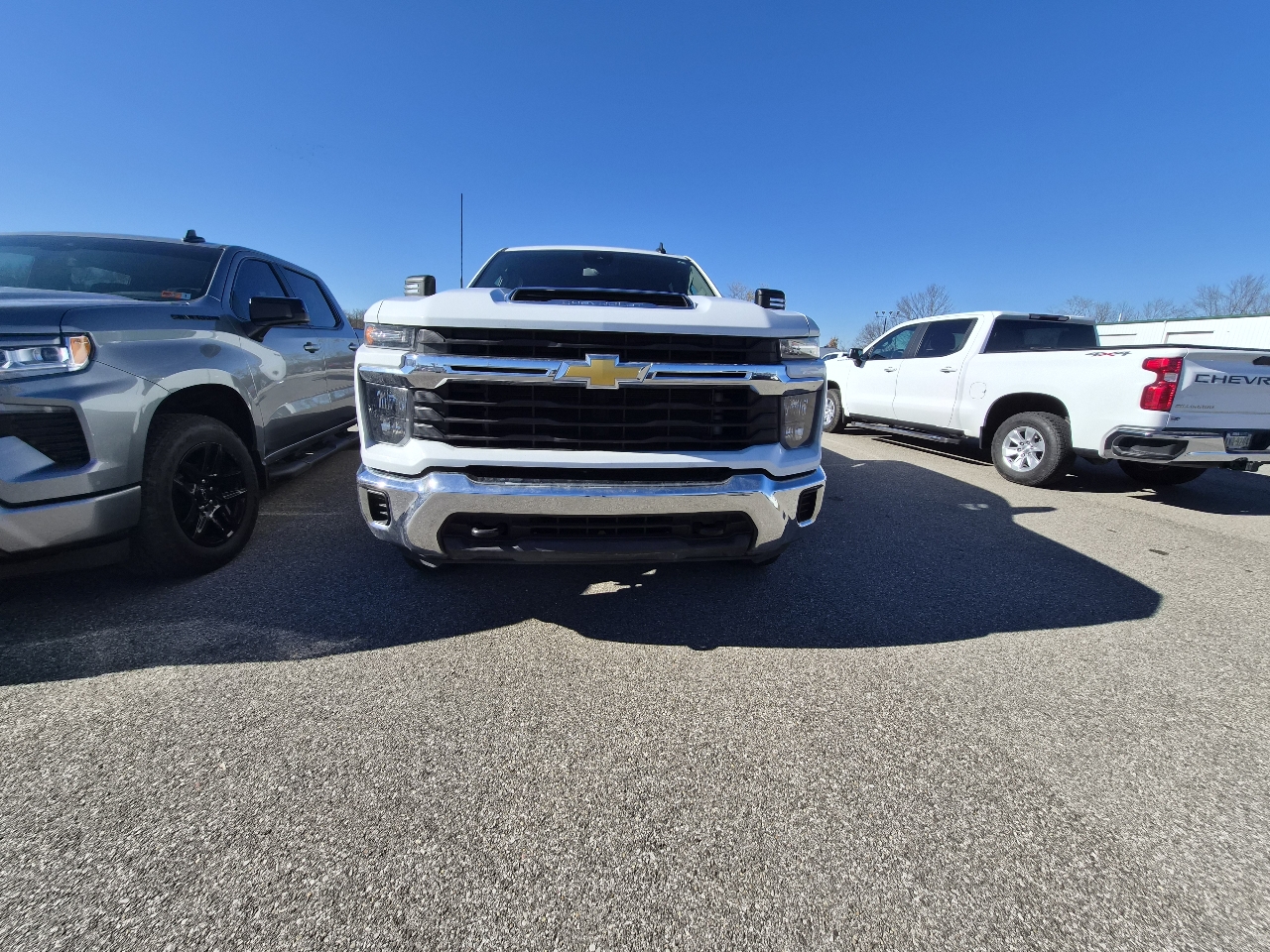 2024 Chevrolet Silverado 2500HD LT photo 3