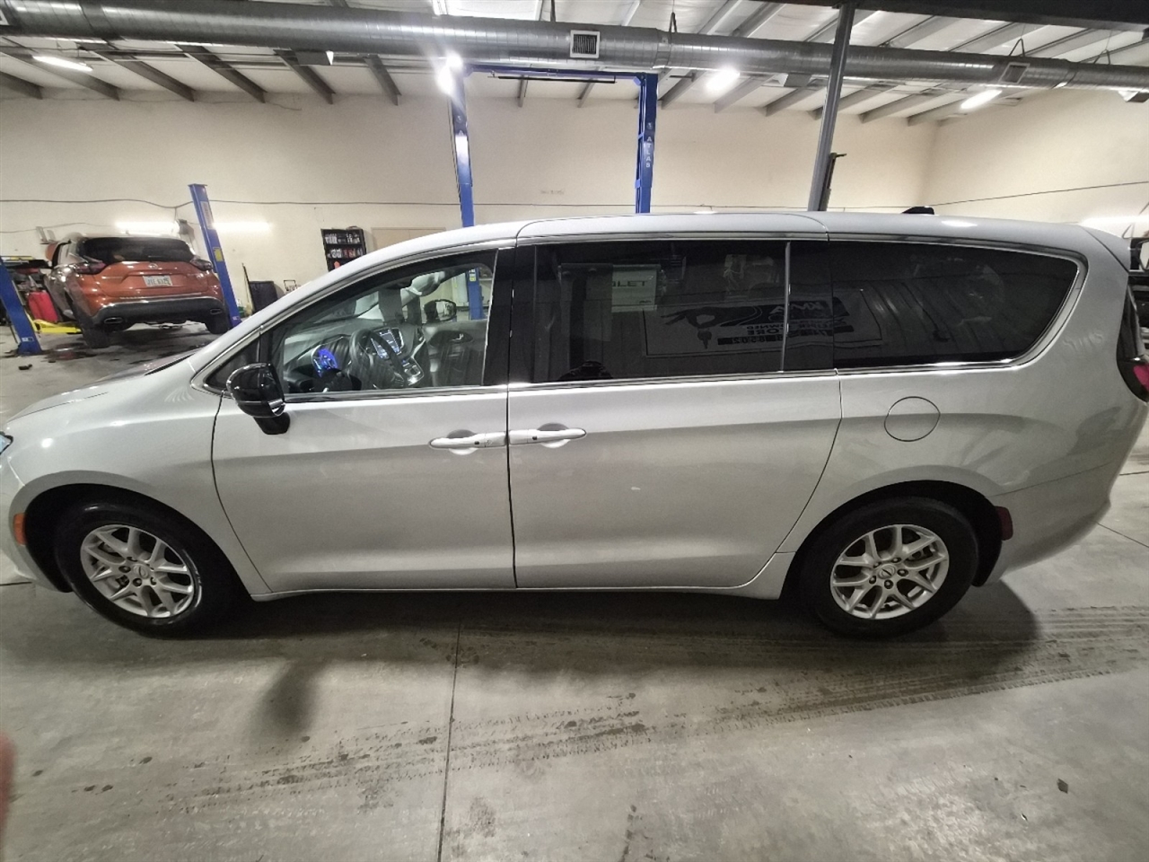 2024 Chrysler Pacifica Touring L