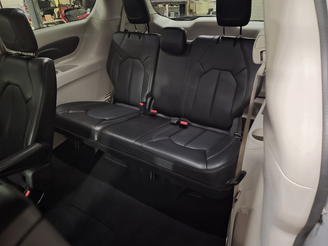 Chrysler Pacifica Touring L 2024