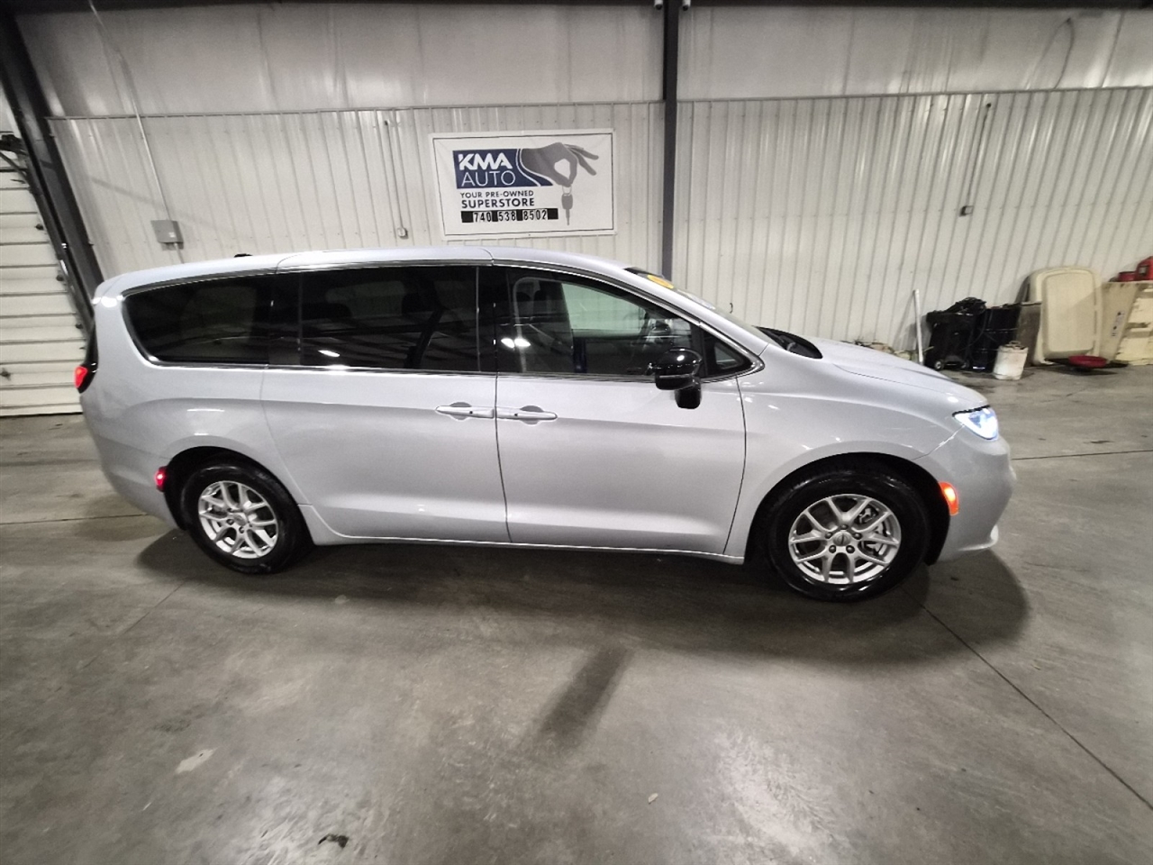 Chrysler Pacifica Touring L 2024