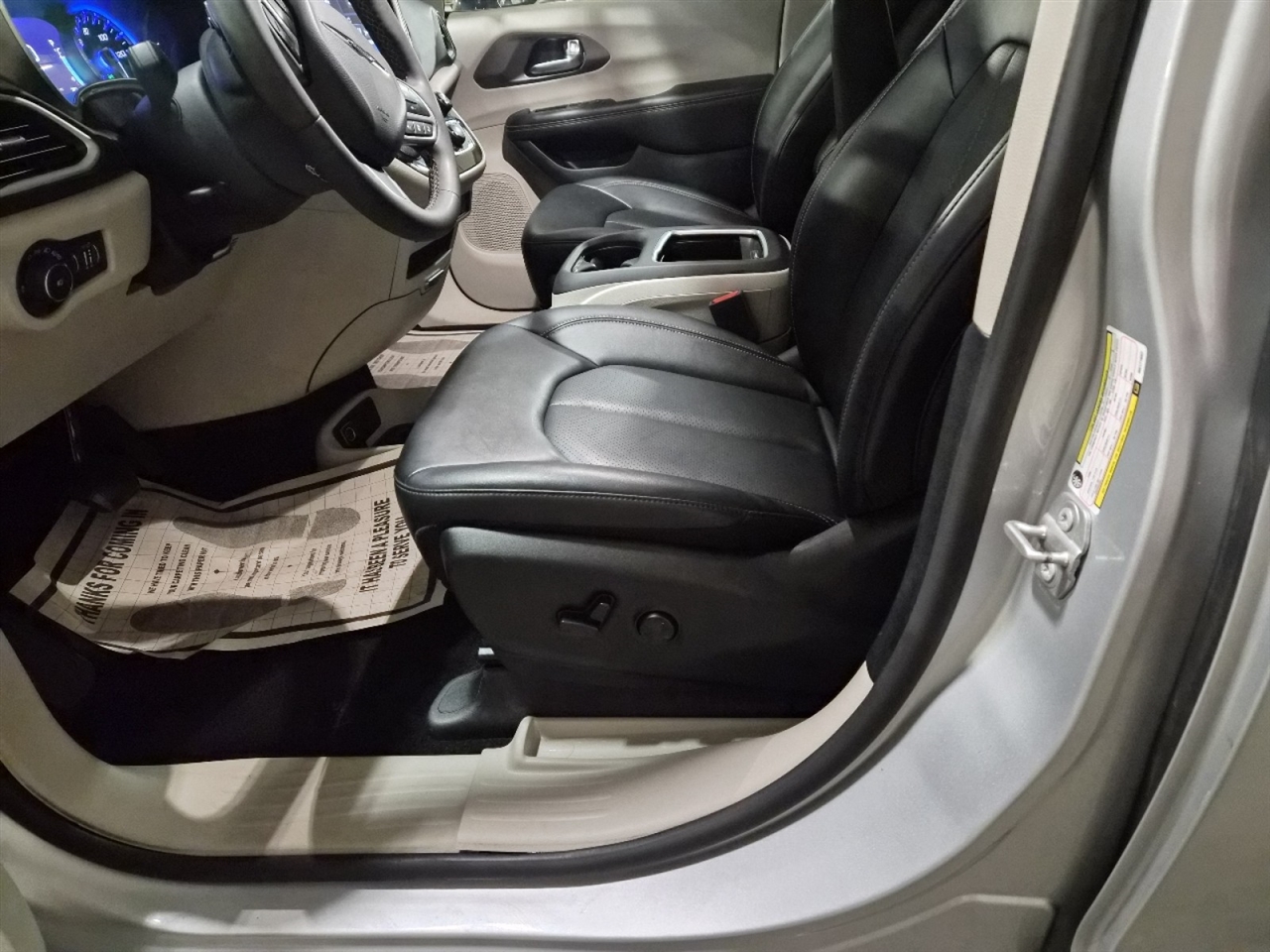 Chrysler Pacifica Touring L 2024