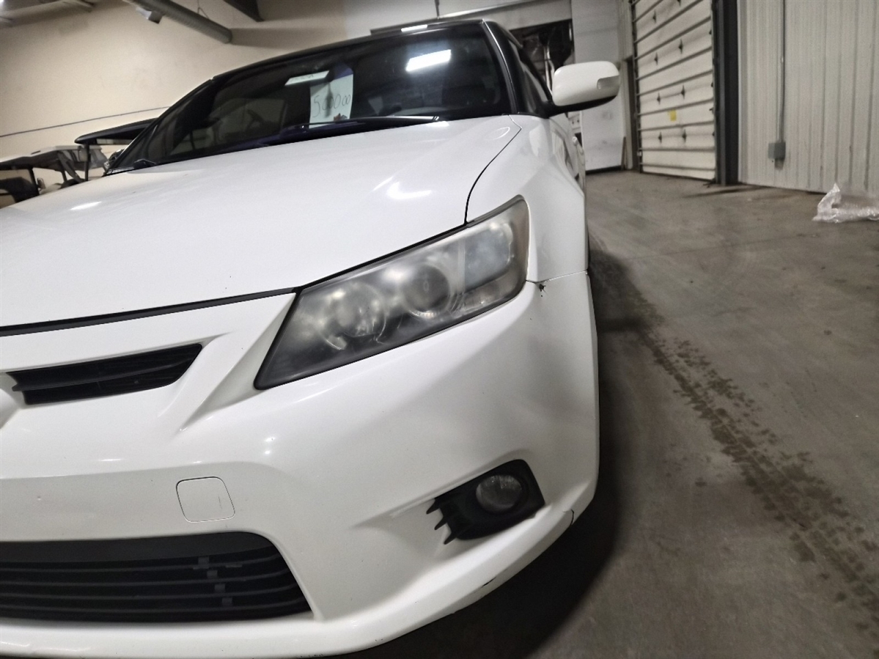 Scion tC Sports Coupe 6-Spd AT 2012