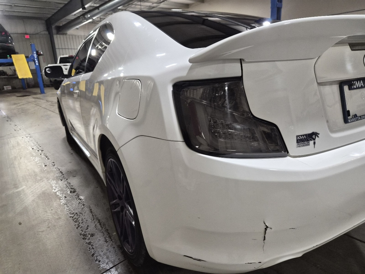 Scion tC Sports Coupe 6-Spd AT 2012