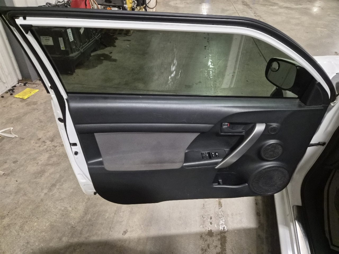 Scion tC Sports Coupe 6-Spd AT 2012