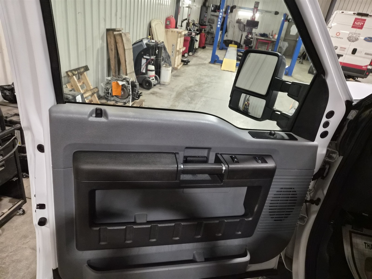 Ford F-250 SD XL SuperCab 4WD 2016