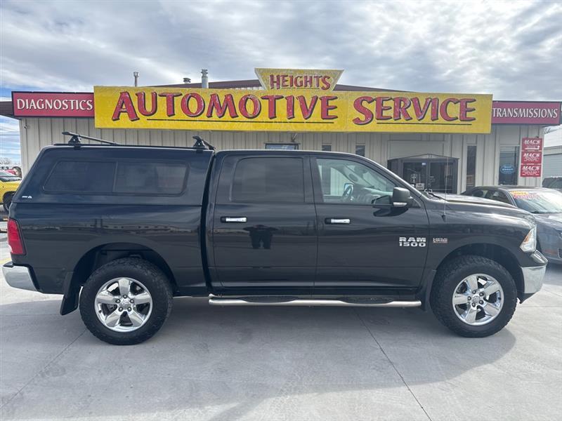 2015 RAM 1500 SLT Crew Cab SWB 4WD