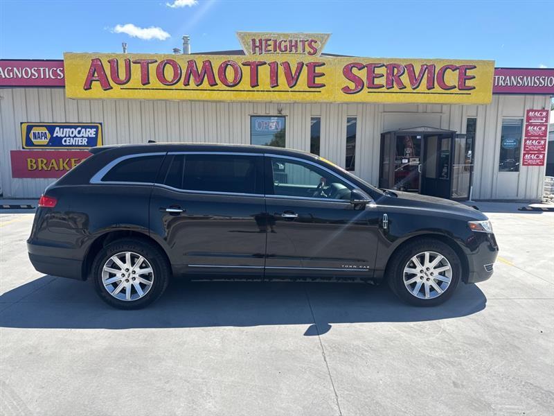 2015 Lincoln MKT's photo