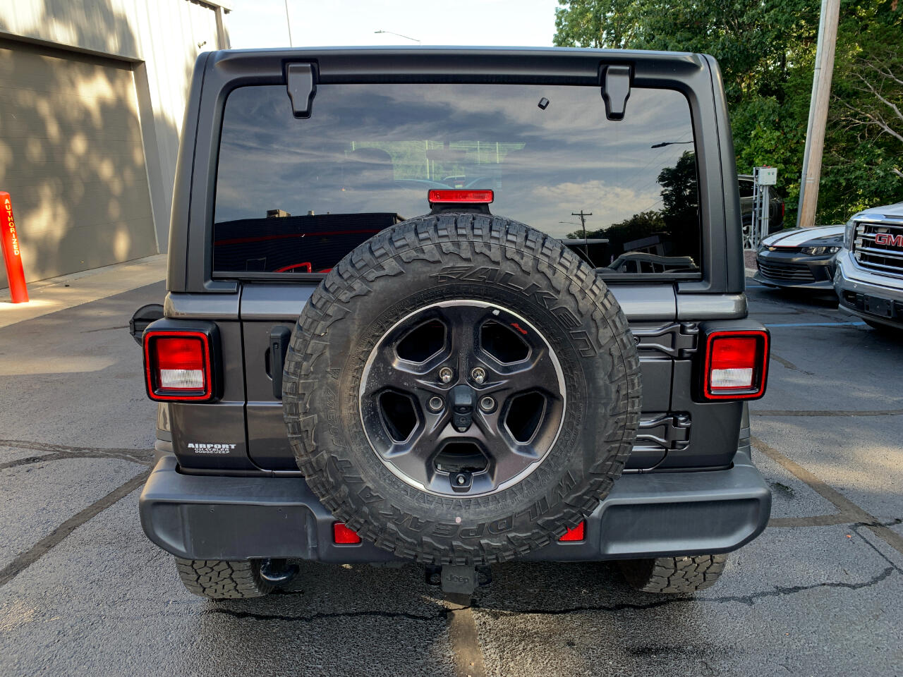 2022 Jeep Wrangler Unlimited Sahara photo 3