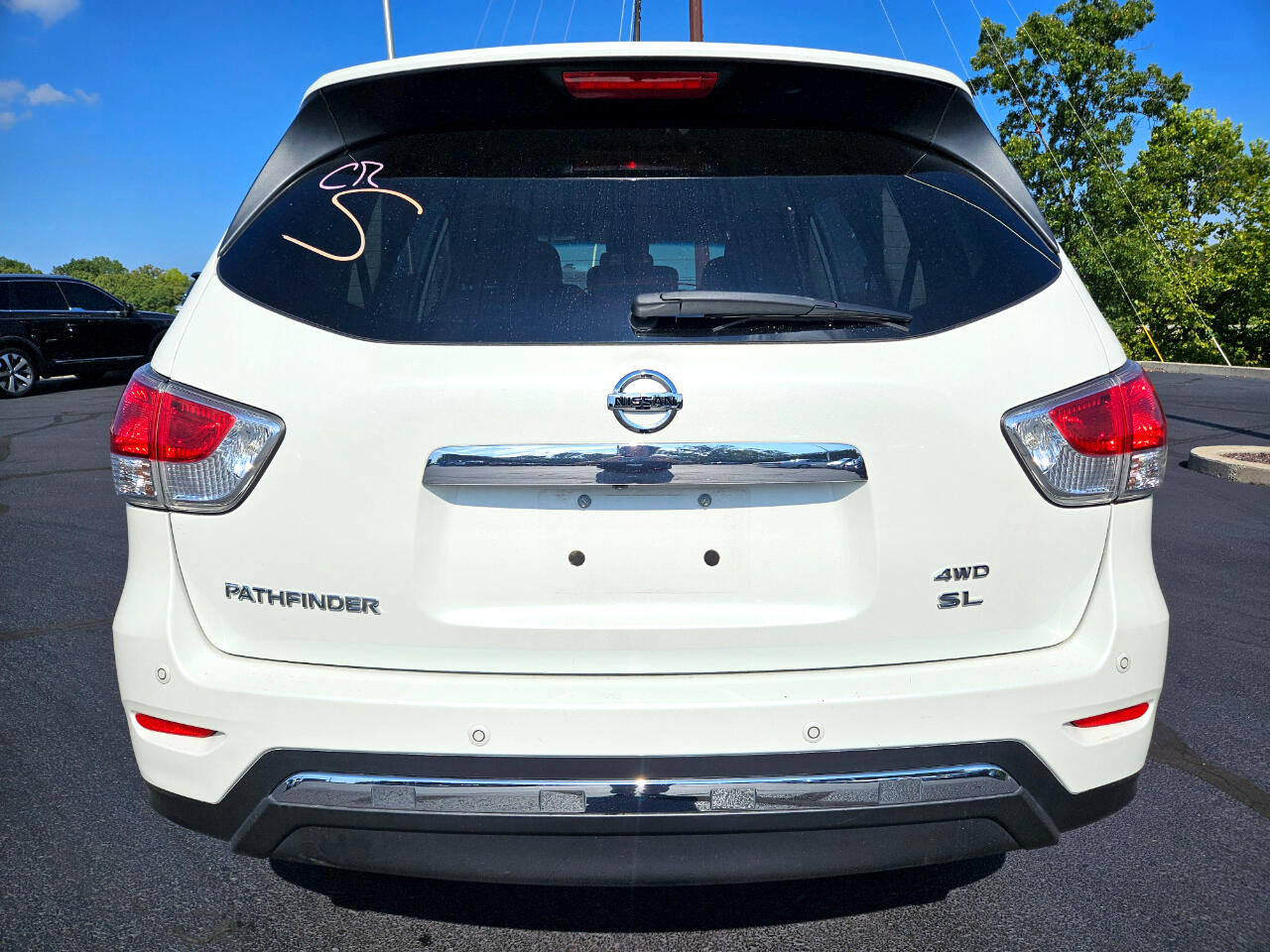 2016 Nissan Pathfinder SL photo 3