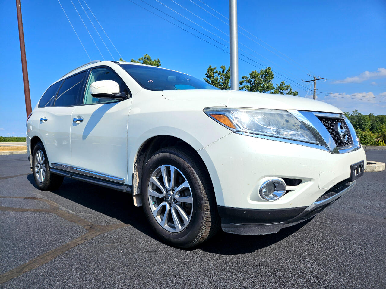 2016 Nissan Pathfinder SL photo 5