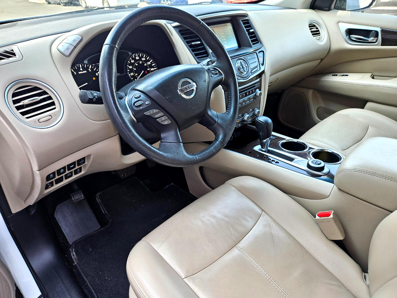 2016 Nissan Pathfinder SL photo 7