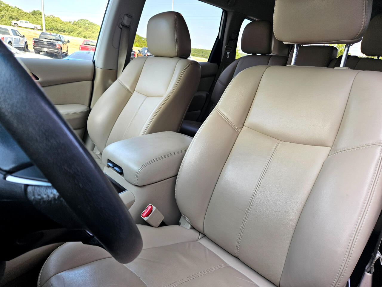 2016 Nissan Pathfinder SL photo 8