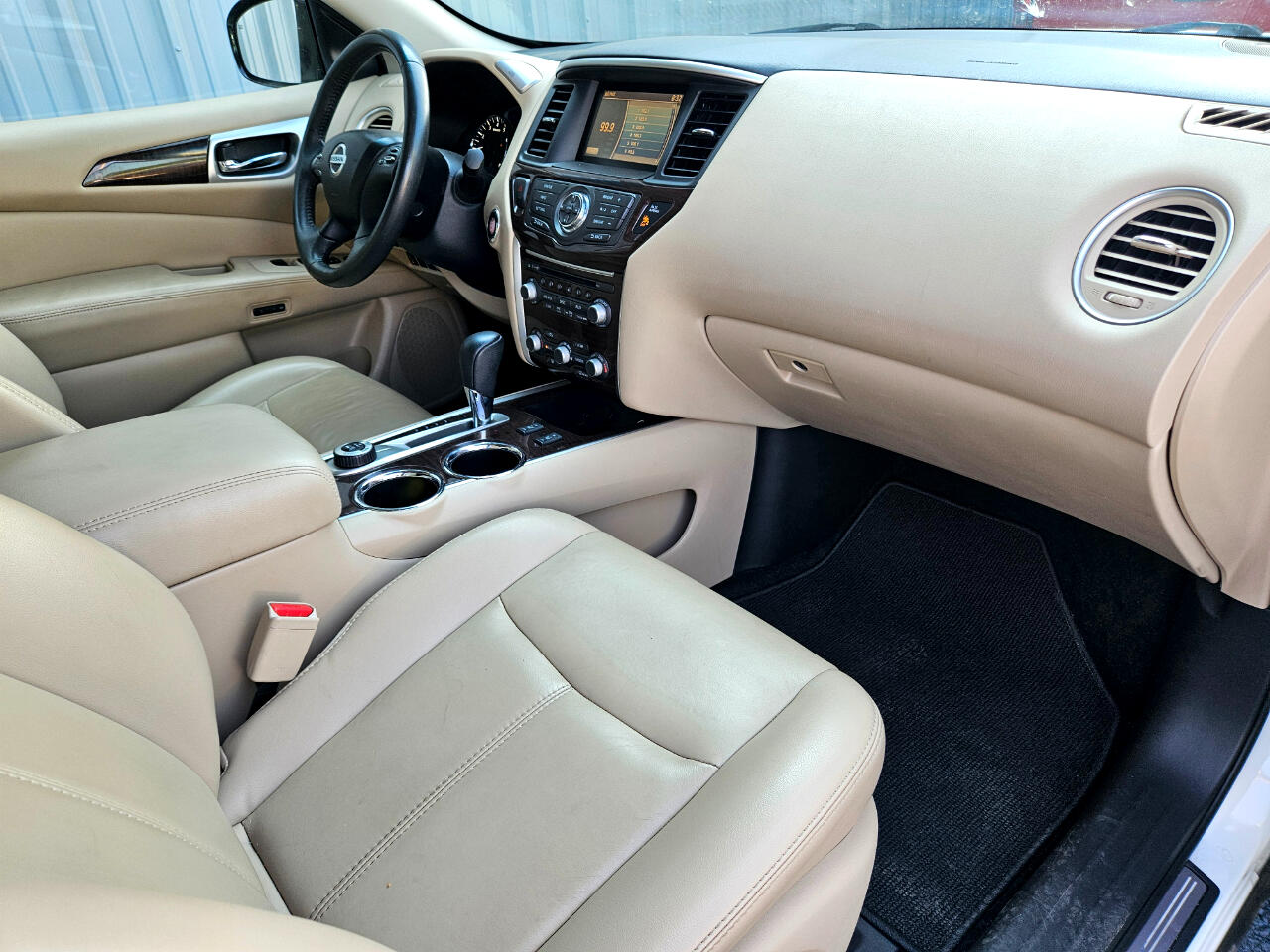 2016 Nissan Pathfinder SL photo 13