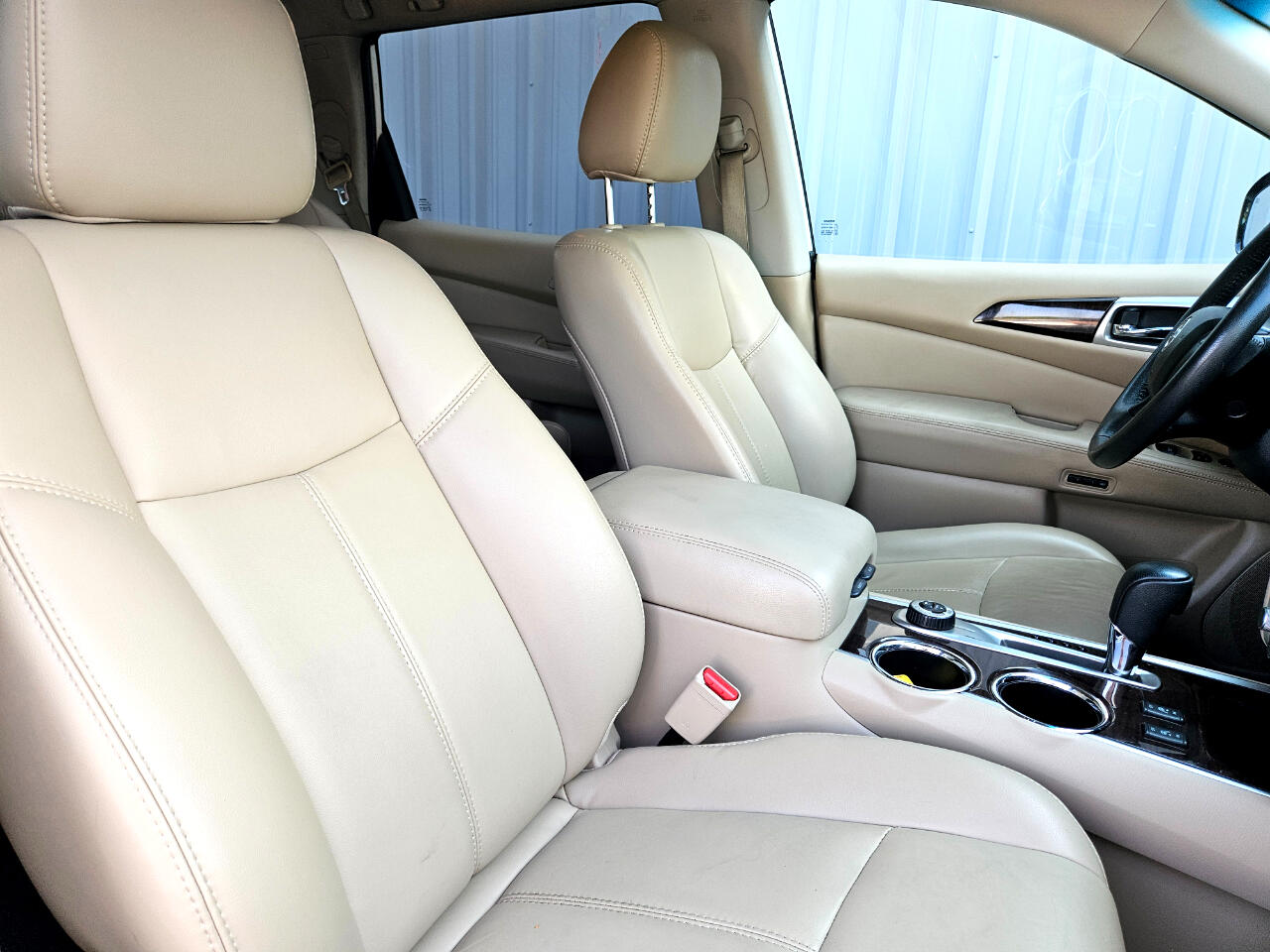 2016 Nissan Pathfinder SL photo 14