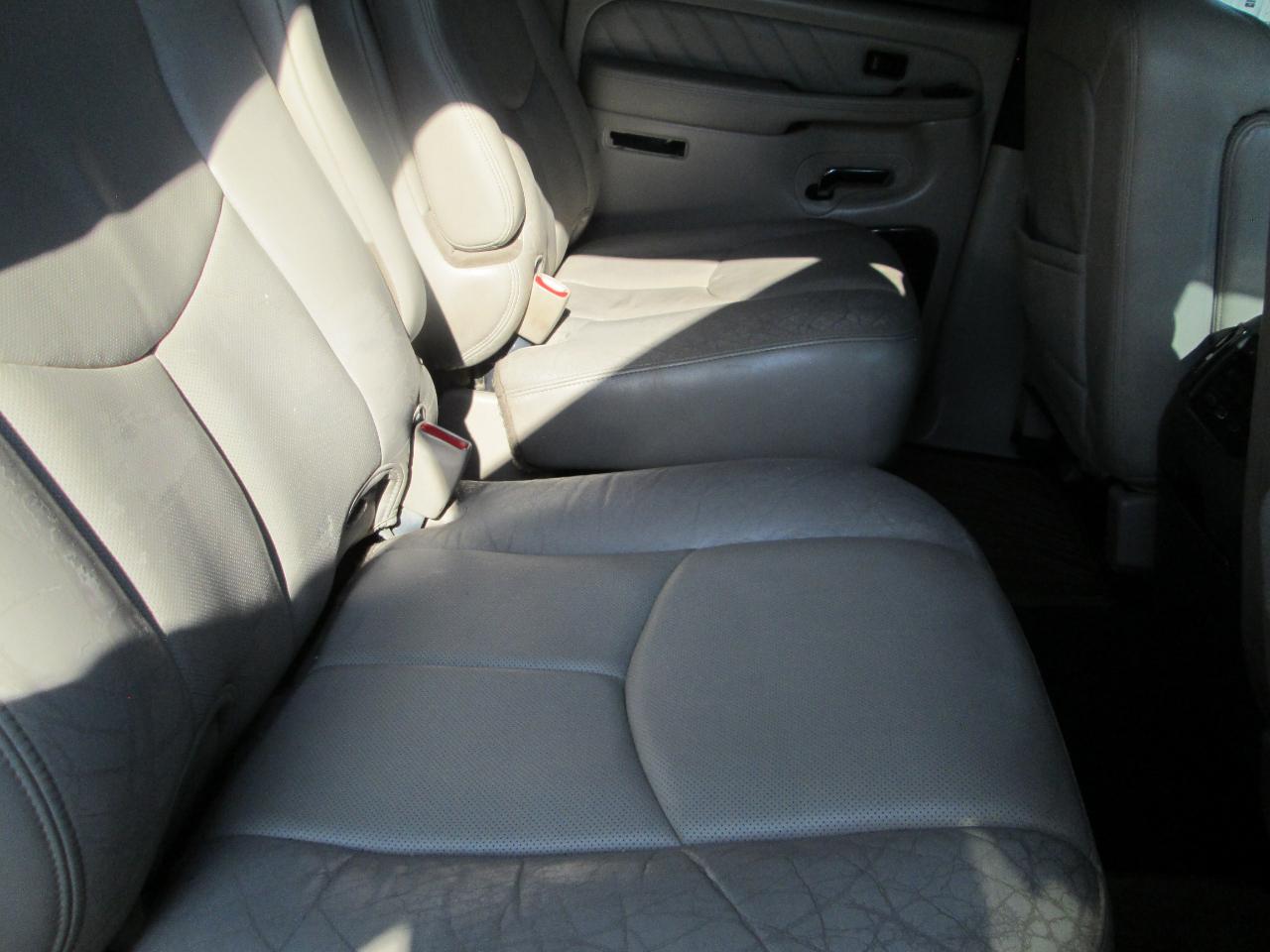 Cadillac Escalade ESV 4dr AWD Platinum Edition 2004
