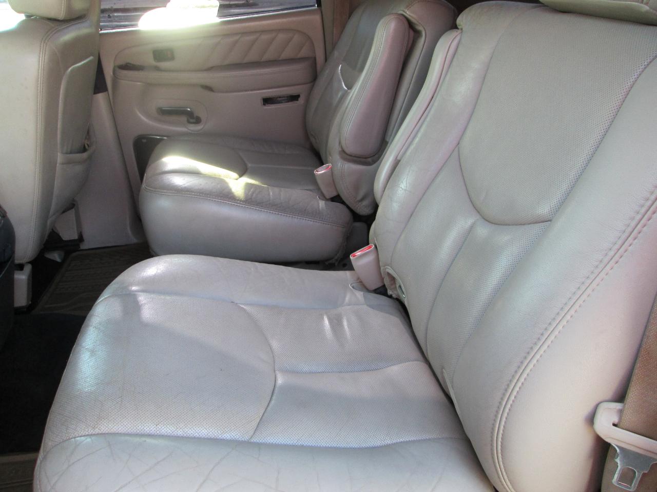 Cadillac Escalade ESV 4dr AWD Platinum Edition 2004