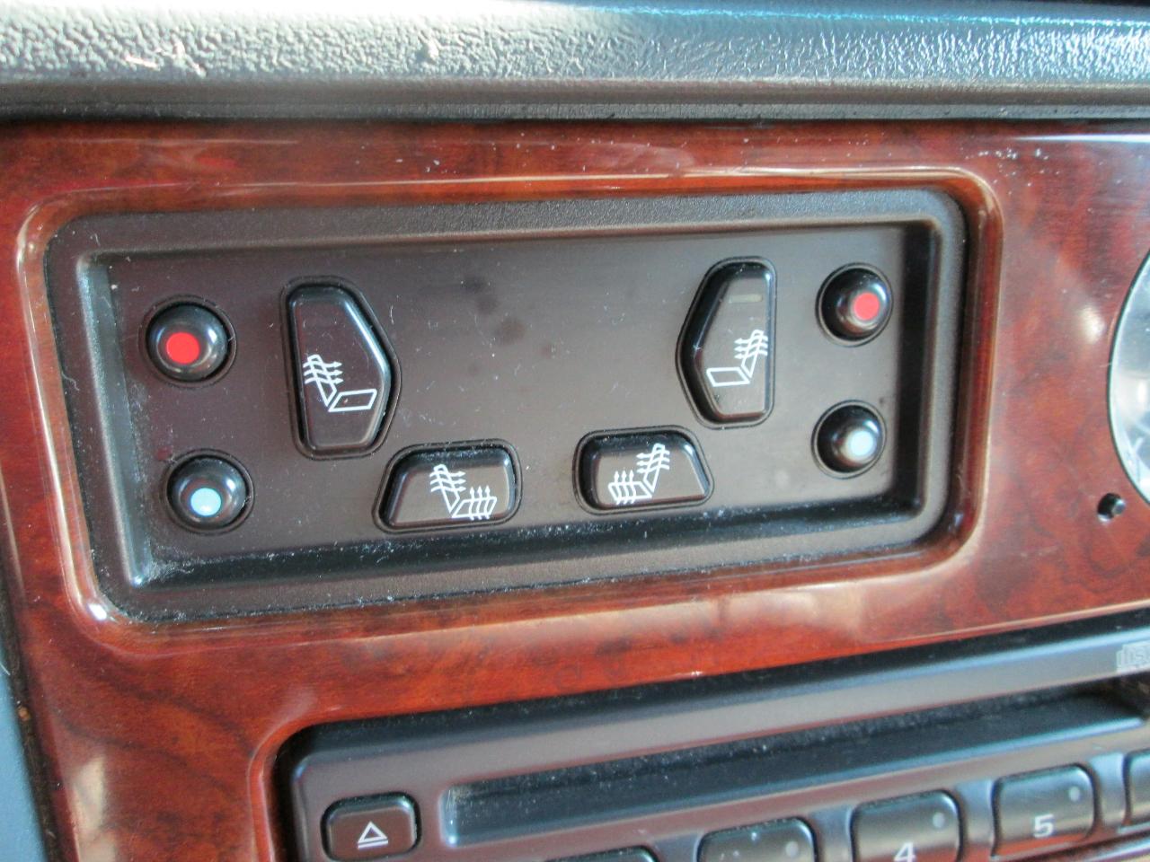 Cadillac Escalade ESV 4dr AWD Platinum Edition 2004