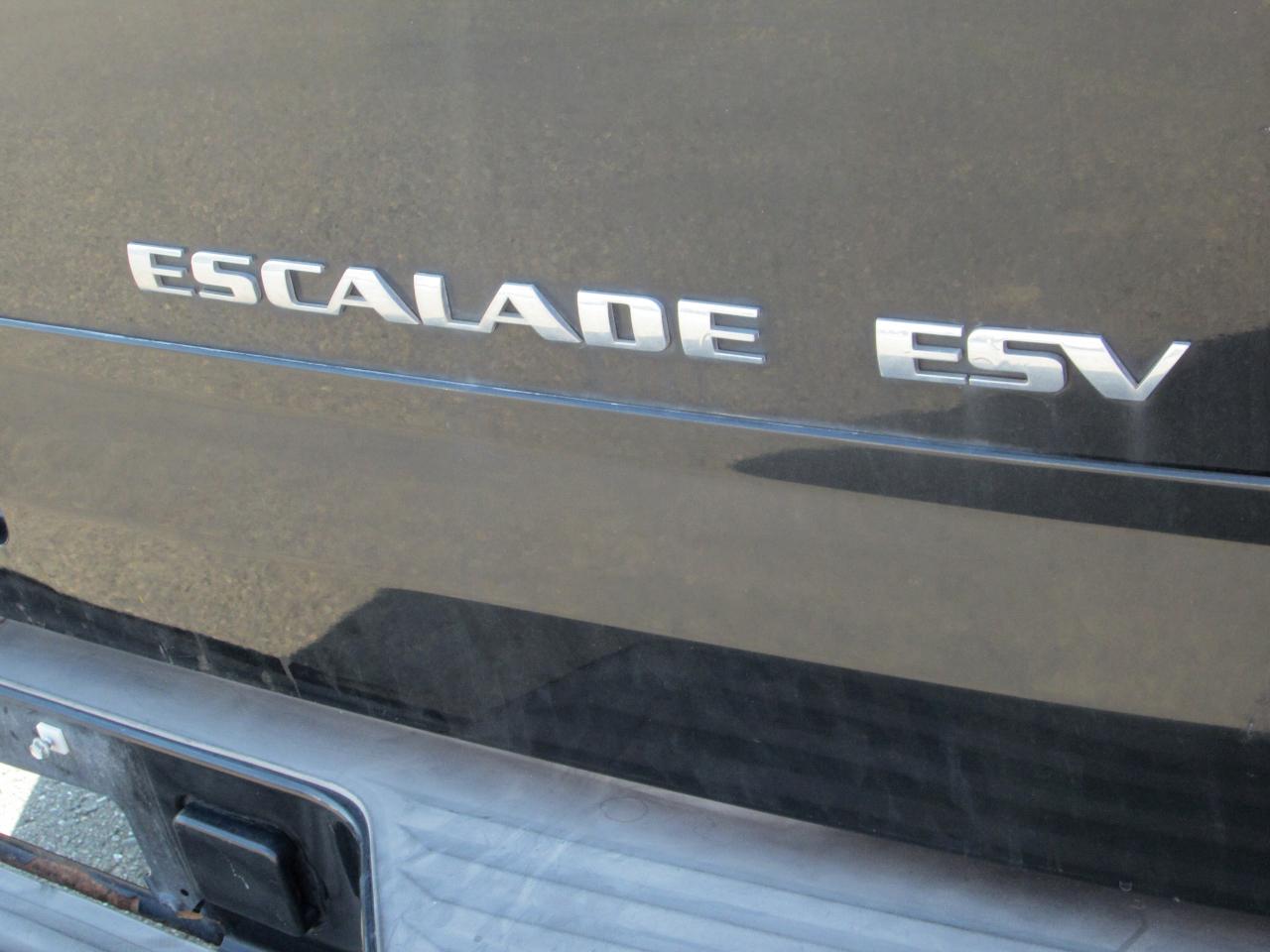 Cadillac Escalade ESV 4dr AWD Platinum Edition 2004
