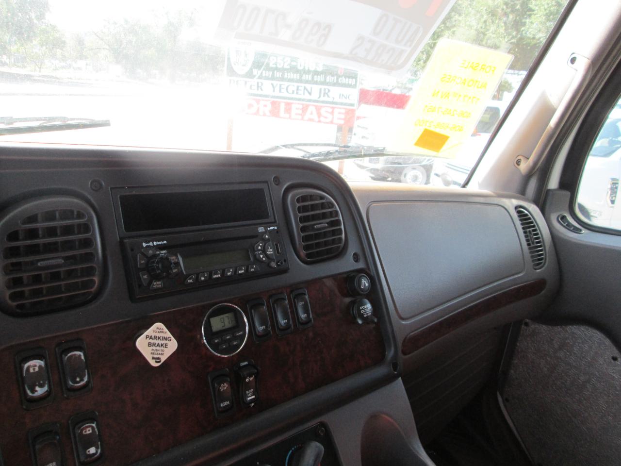 Freightliner M2  2014