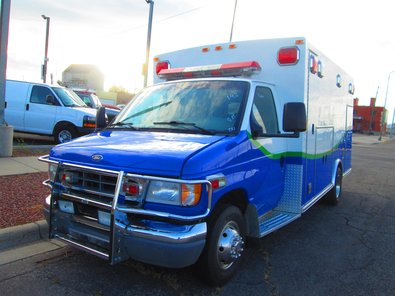 2001 Ford E-450 AMBULANCE