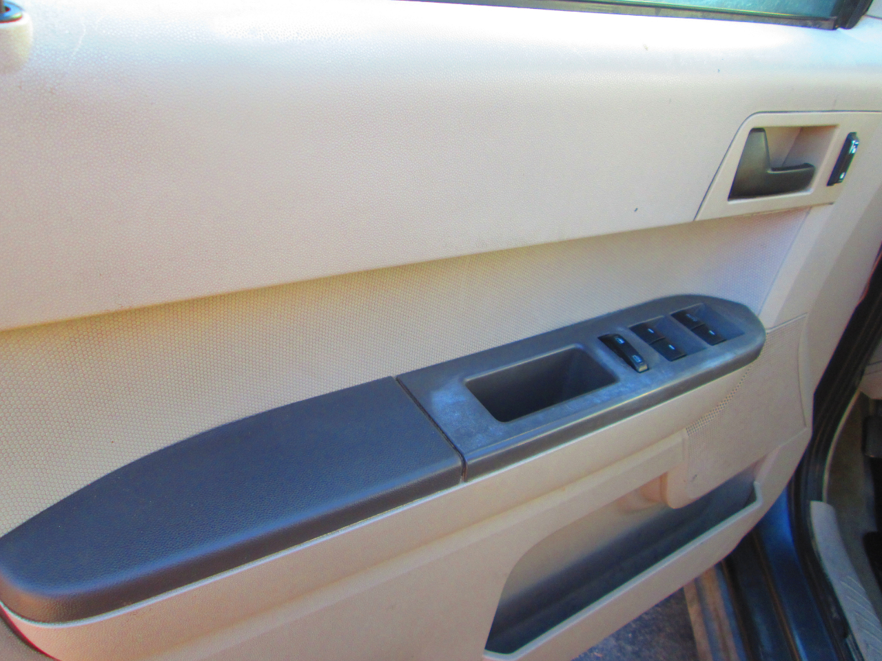 Ford Escape FWD 4dr I4 Man XLS 2009