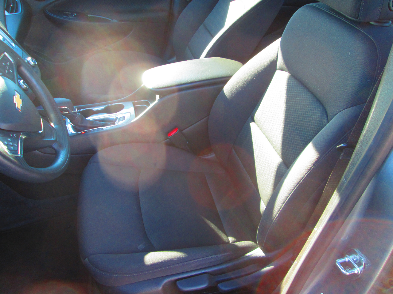 2024 Chevrolet Malibu photo 2