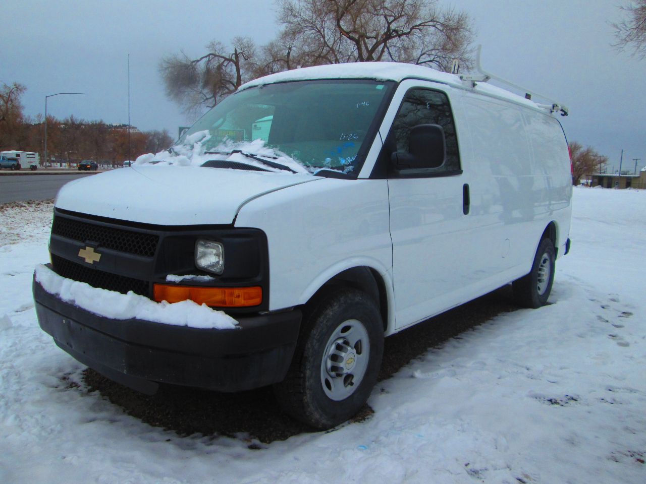 Chevrolet Express Cargo Van RWD 2500 135" 2012