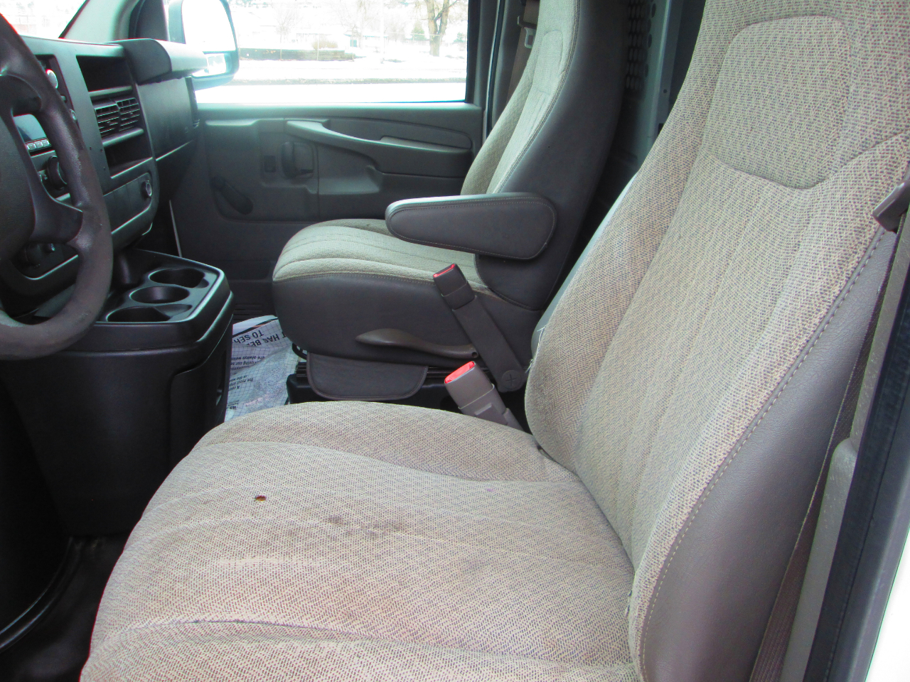 Chevrolet Express Cargo Van RWD 2500 135" 2012