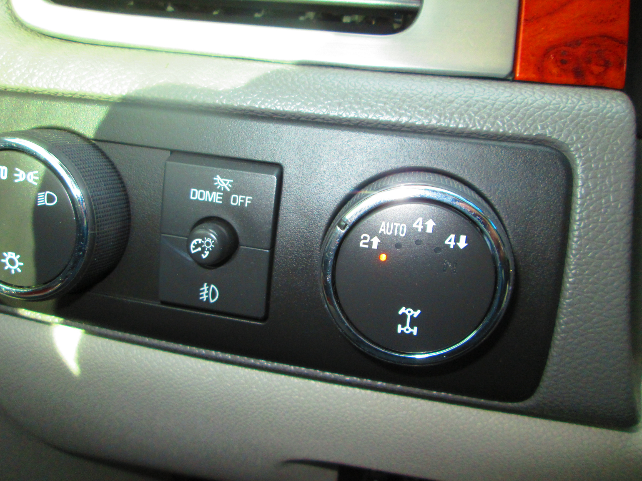 Chevrolet Tahoe 4WD 4dr 1500 LTZ 2013