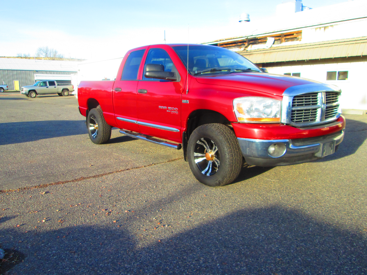 2006 Dodge Ram 1500 4dr Quad Cab 140.5 4WD SLT